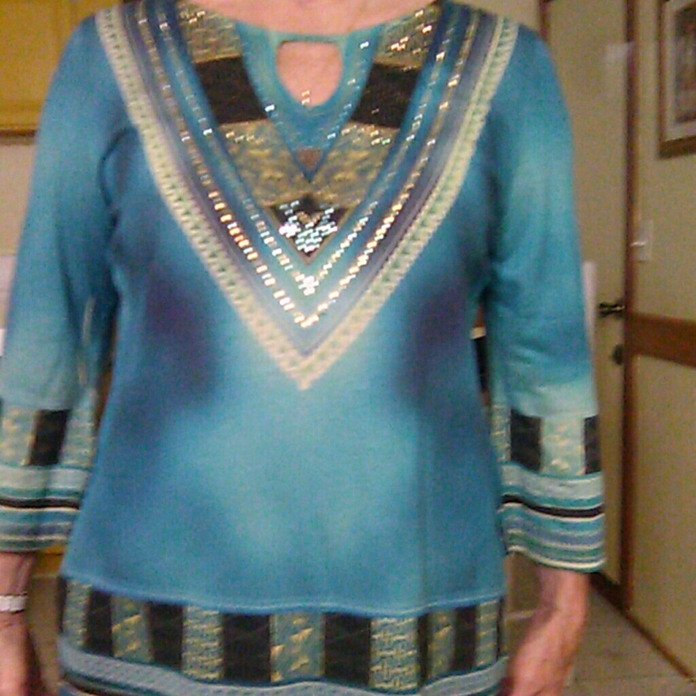 B.L.E.U.  multi color tunic size M